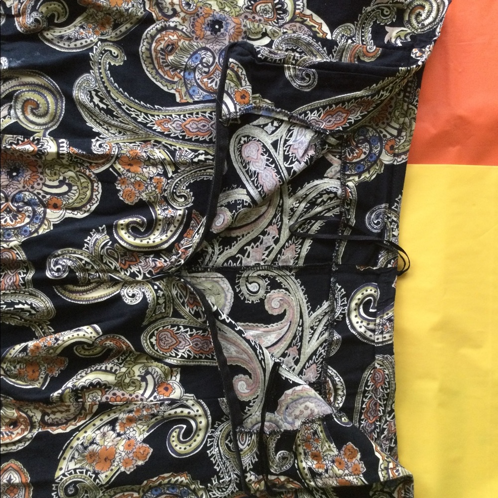 Black paisley skirt. Flare. - Picture 2 of 3